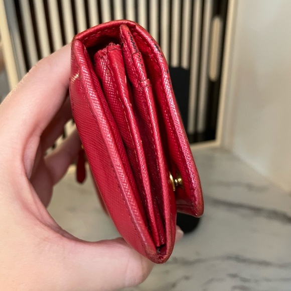 Prada Red Bow Wallet Saffiano Leather - Picture 4 of 17